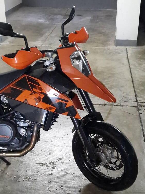 KTM 690 Supermoto (2)