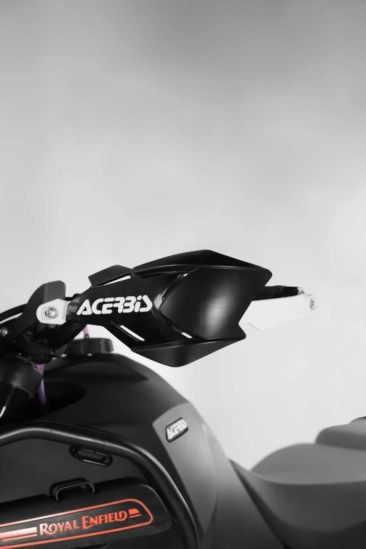 Acerbis presenta i nuovi accessori per la Royal Enfield Himalayan 450 (4)