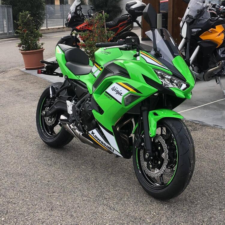 Kawasaki Ninja 650 (2021 - 25) (2)