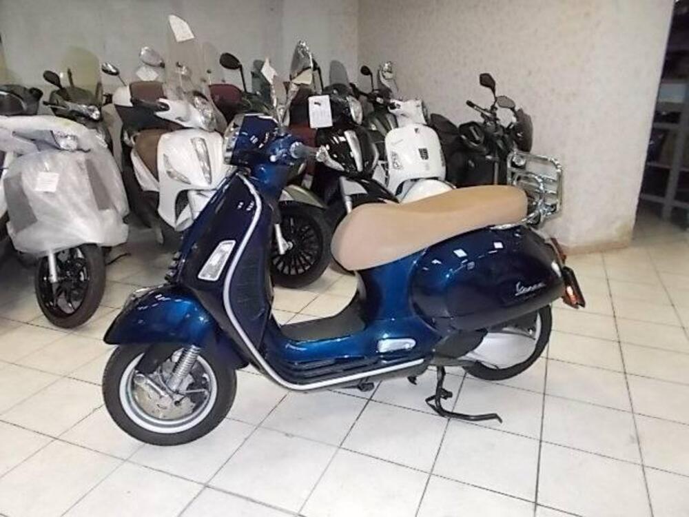 Vespa GTS 300 Hpe (2021 - 22) (2)