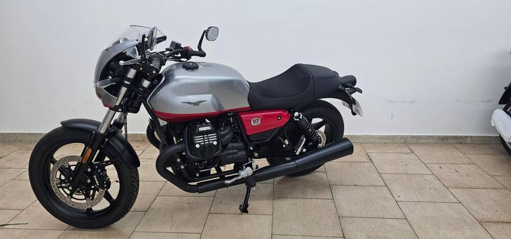 Moto Guzzi V7 Stone Corsa (2023 - 24) (2)