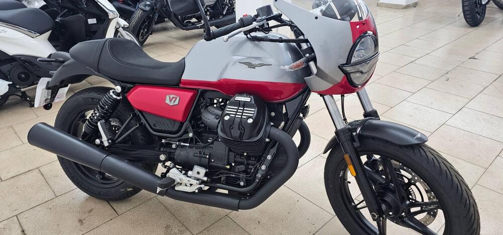 Moto Guzzi V7 Stone Corsa (2023 - 24) (5)