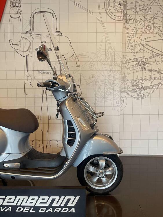 Vespa GTS 300 Hpe (2021 - 22) (2)