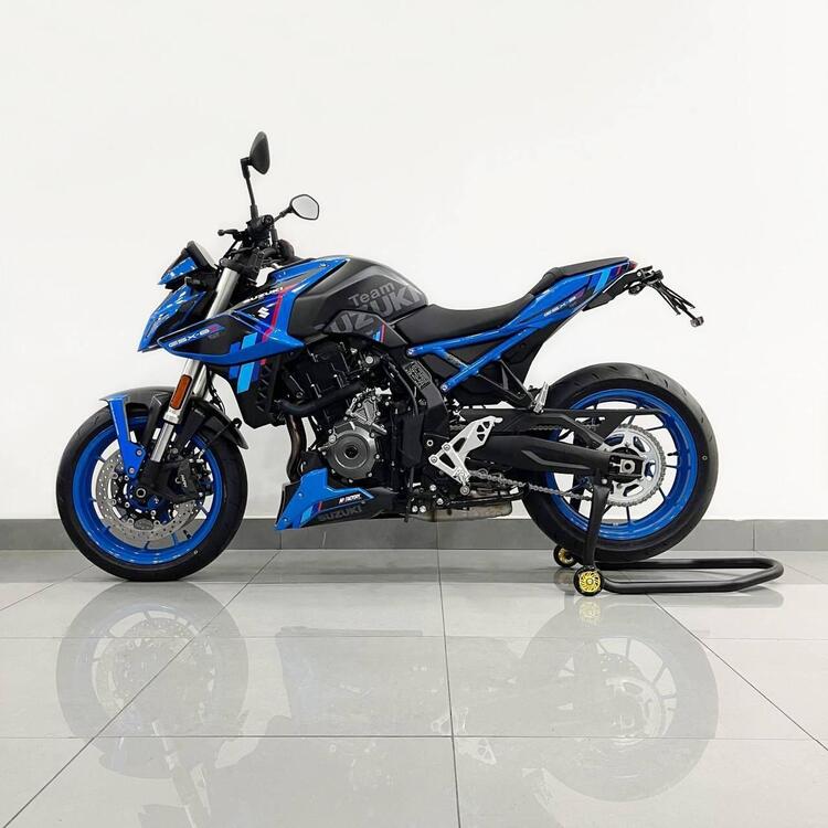 Suzuki GSX-8S Team Suzuki Edition (2024) (3)