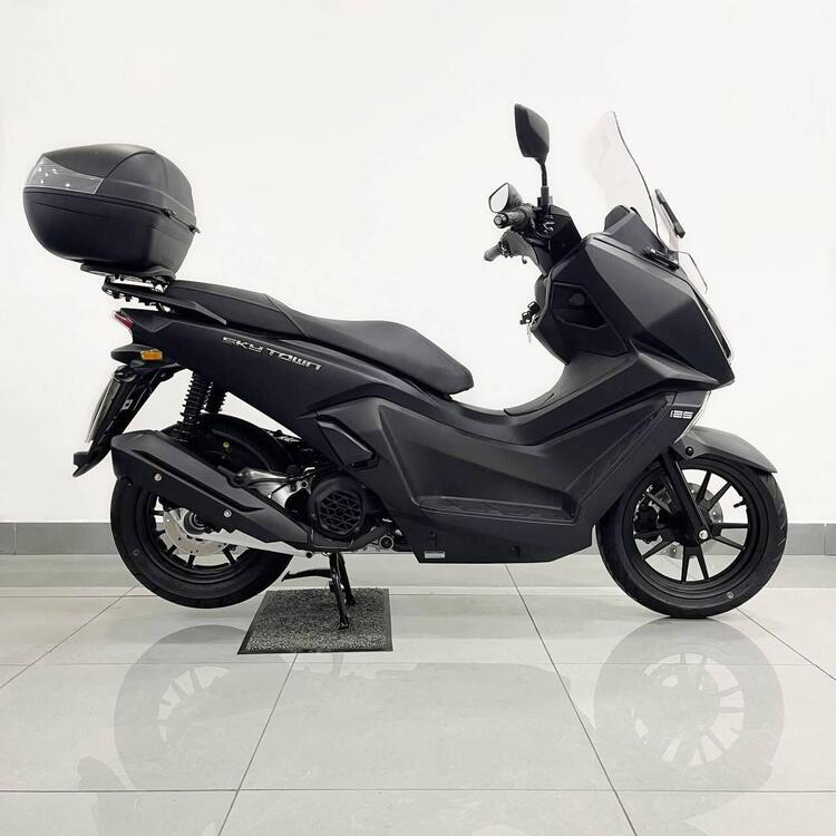 Kymco Skytown 125i (2024 - 25) (2)