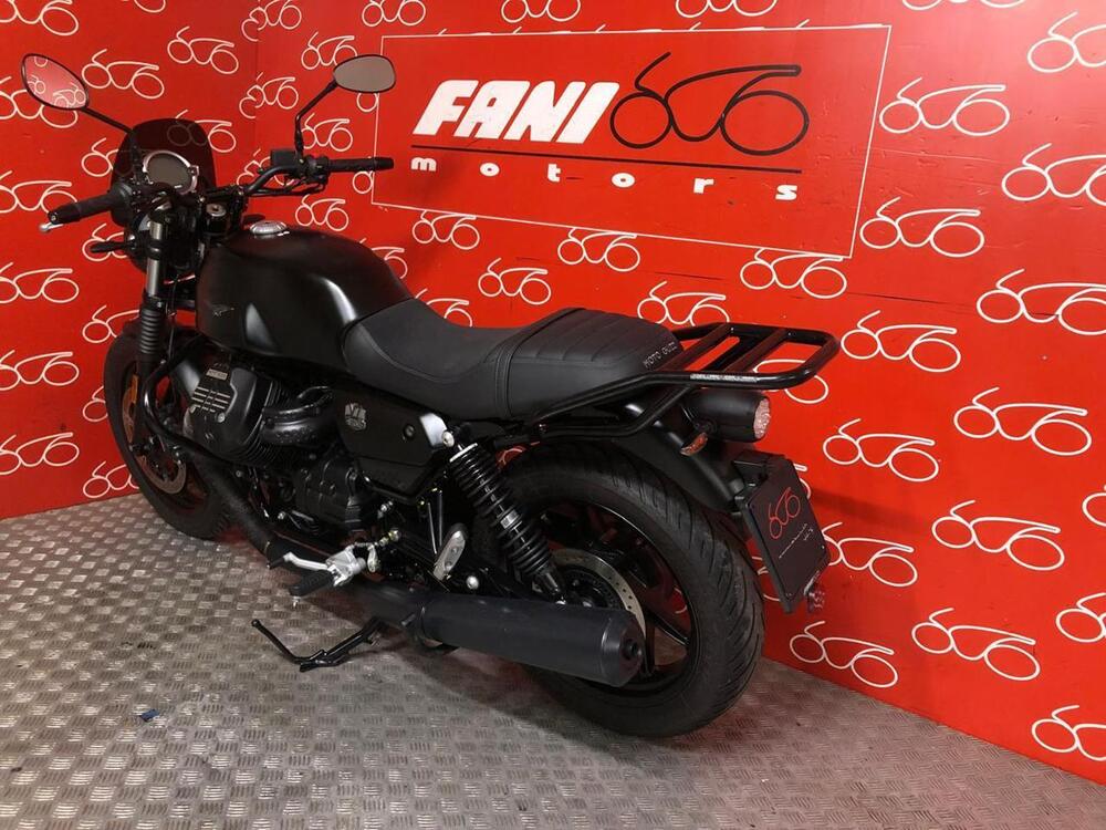 Moto Guzzi V7 Stone (2021 - 24) (4)