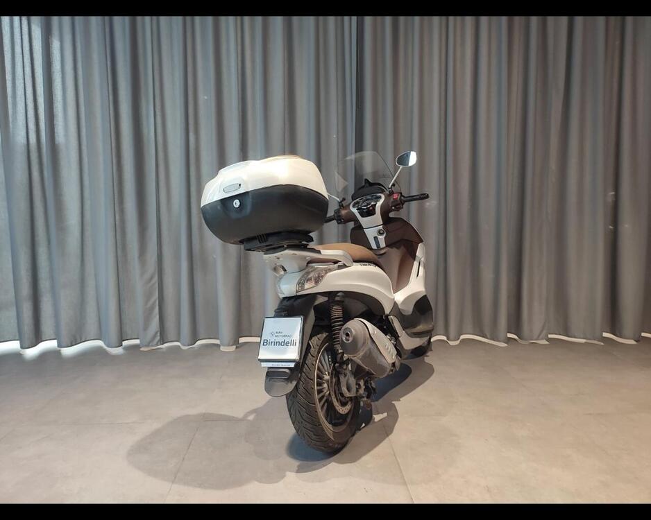 Piaggio Beverly 300 i.e. ABS-ASR (2016 - 20) (2)