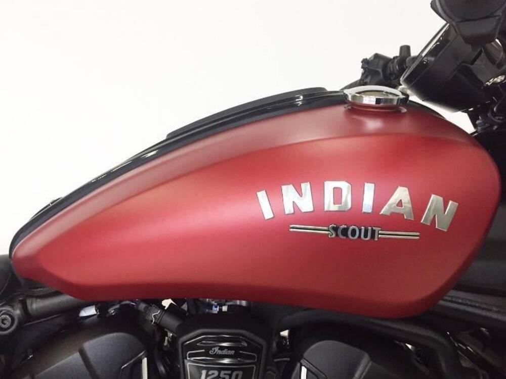 Indian Scout 1250 Bobber Limited + Tech (2025) (2)