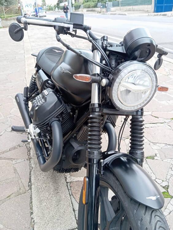 Moto Guzzi V7 III Stone Night Pack (2019 - 20) (3)