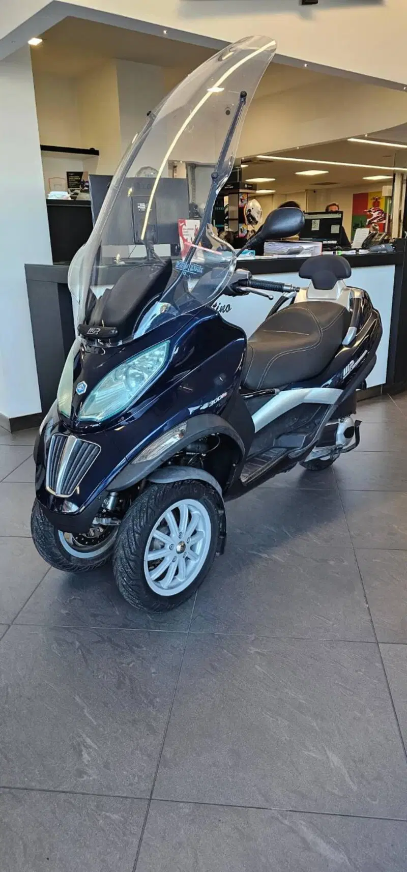 Piaggio MP3 300 (2010 - 11)