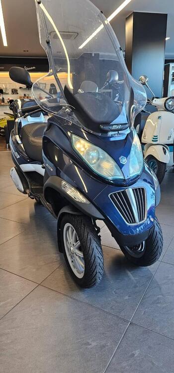 Piaggio MP3 300 (2010 - 11) (2)