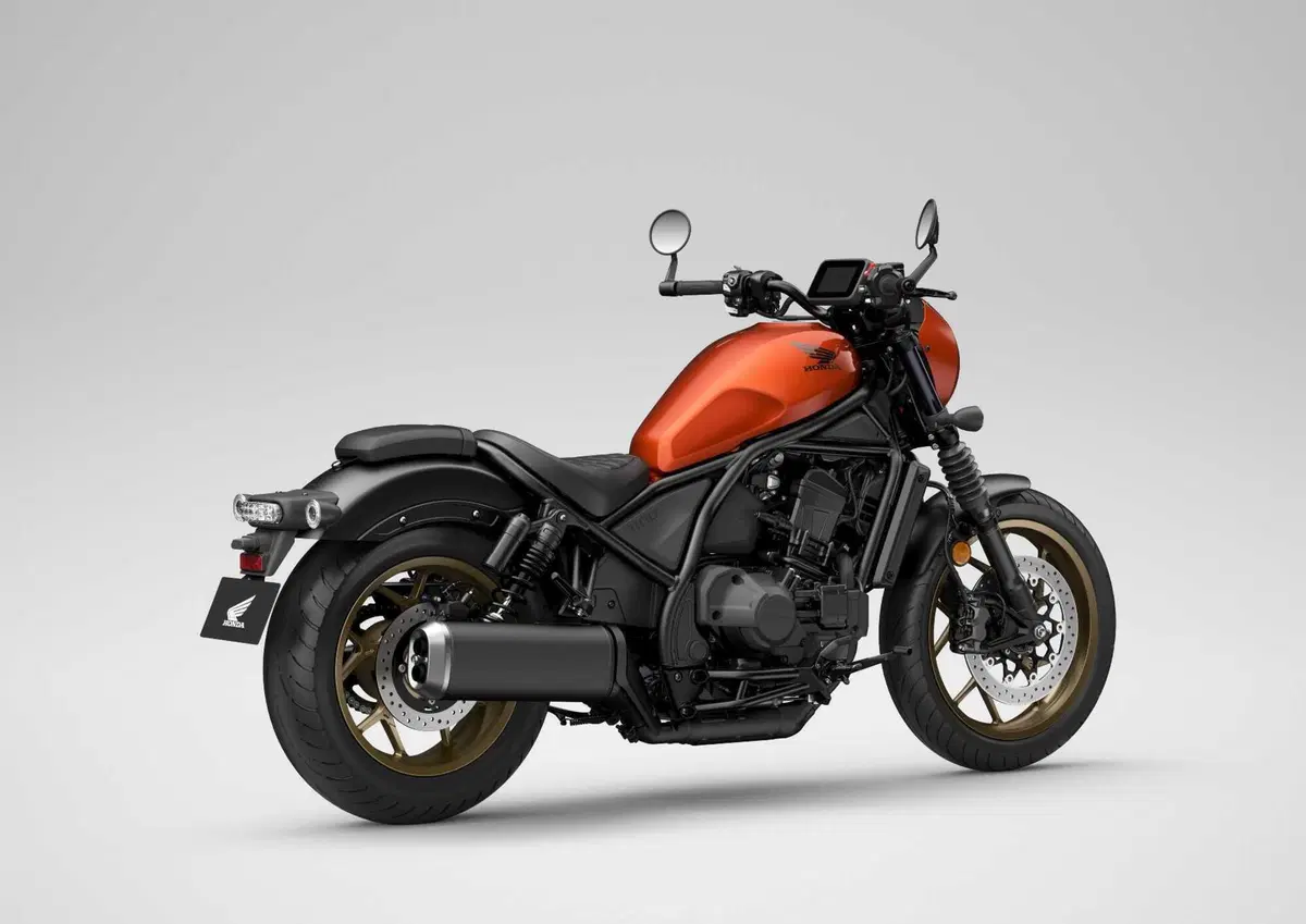 Honda CMX1100 Rebel 2025 DCT S.E. 2025. La "special di serie" (16)