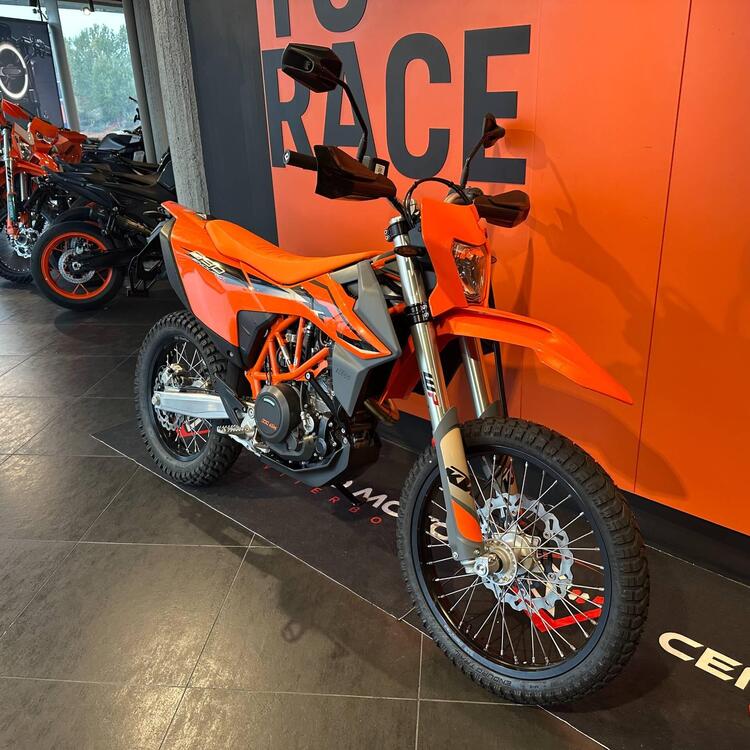 KTM 690 Enduro R (2022 - 24) (3)