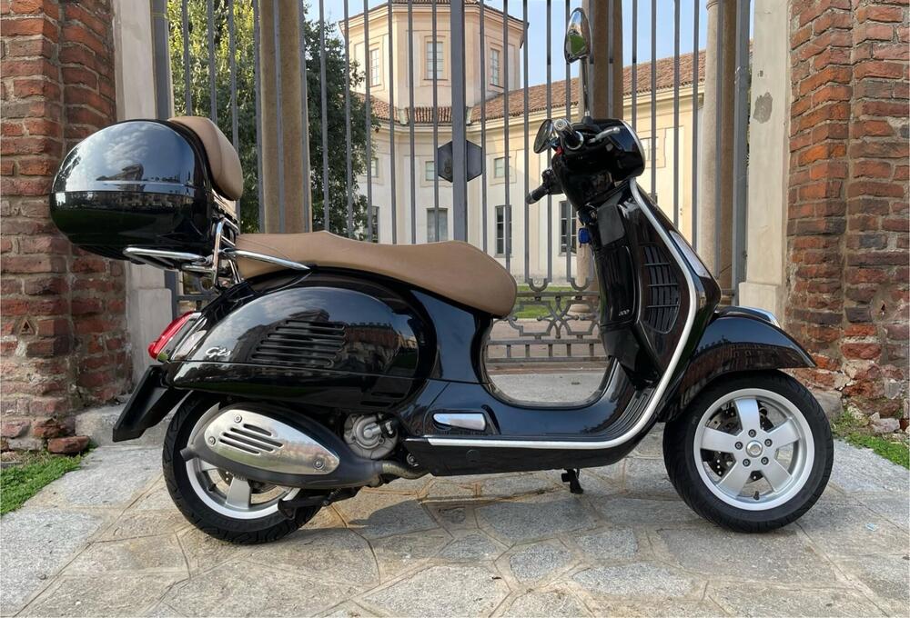 Vespa GTS 300 Touring ABS (2017 - 19) (3)