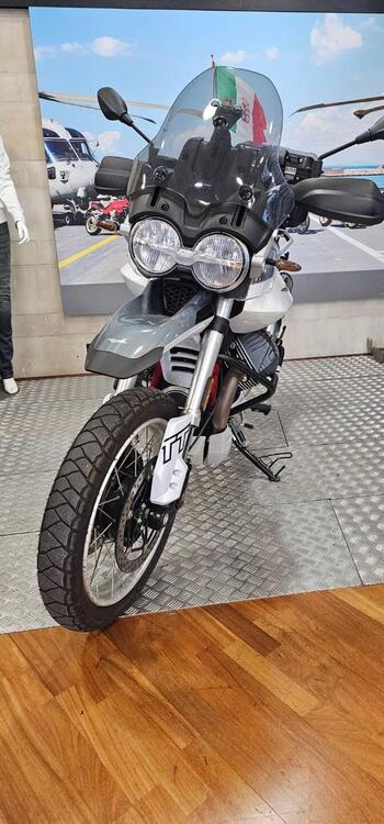 Moto Guzzi V85 TT (2024) (3)