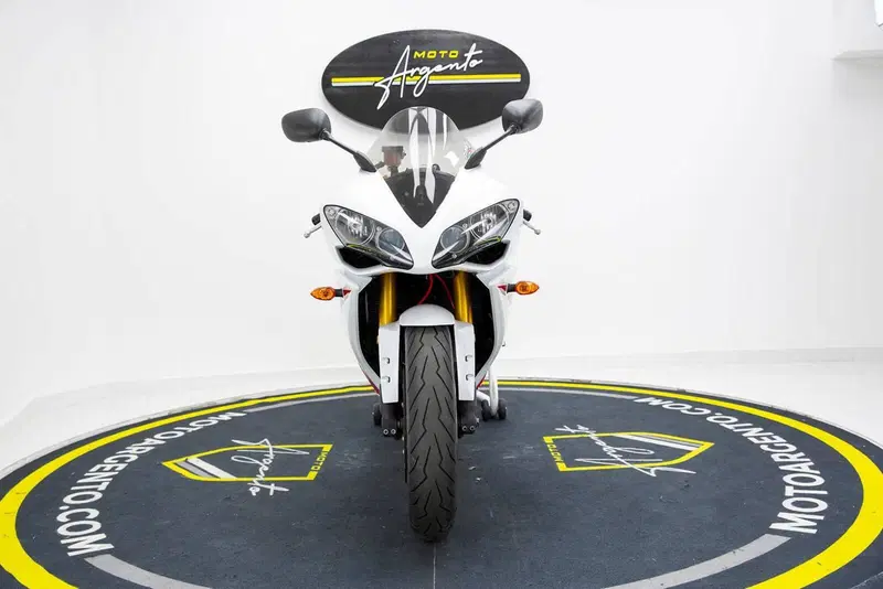 Yamaha YZF R1 (2006 - 07) (8)