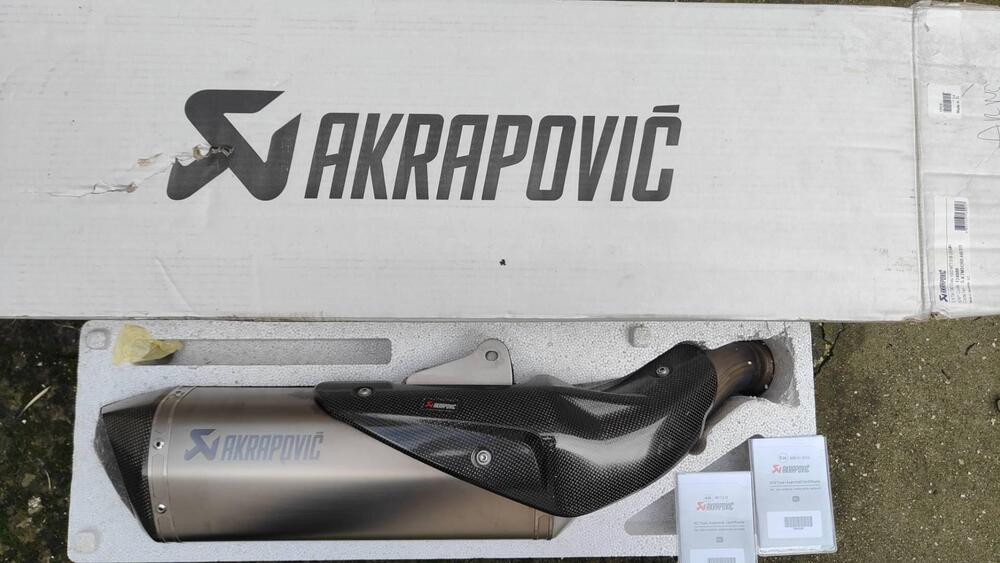 Akrapovic Slip-On Line KTM 790 Duke (Bj.18) (2)