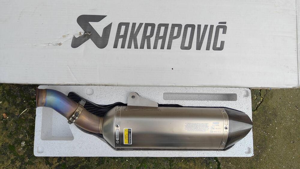 Akrapovic Slip-On Line KTM 790 Duke (Bj.18) (3)