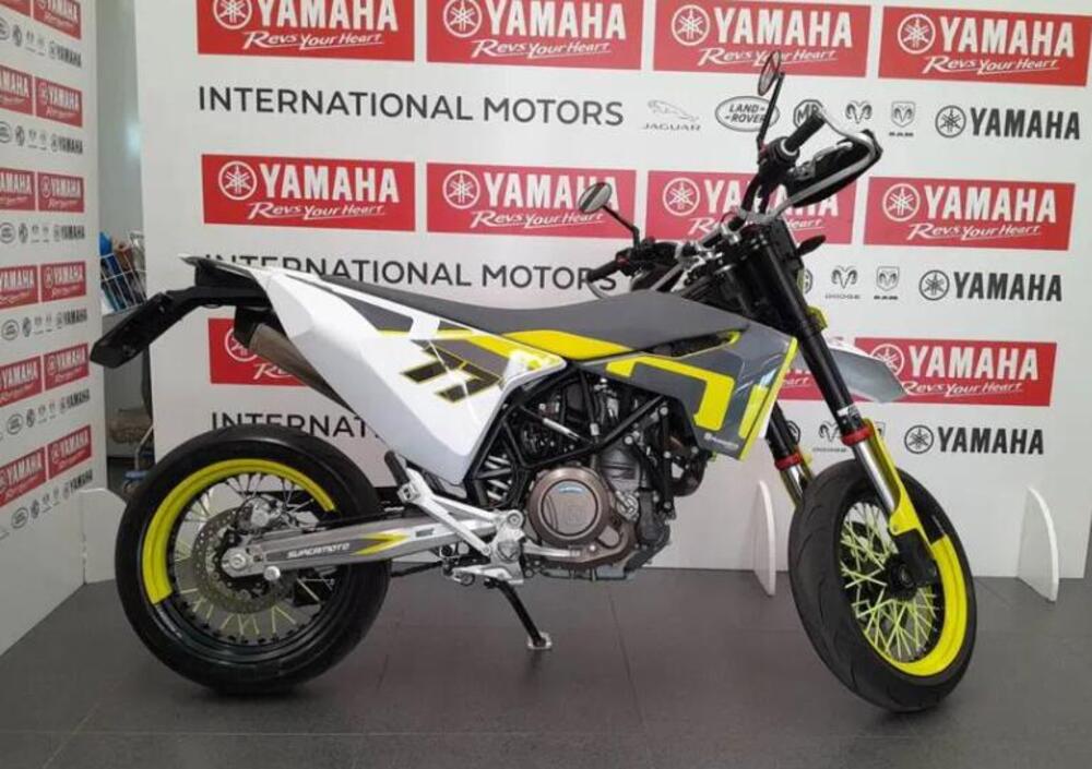 Husqvarna 701 Supermoto (2017 - 19) (2)