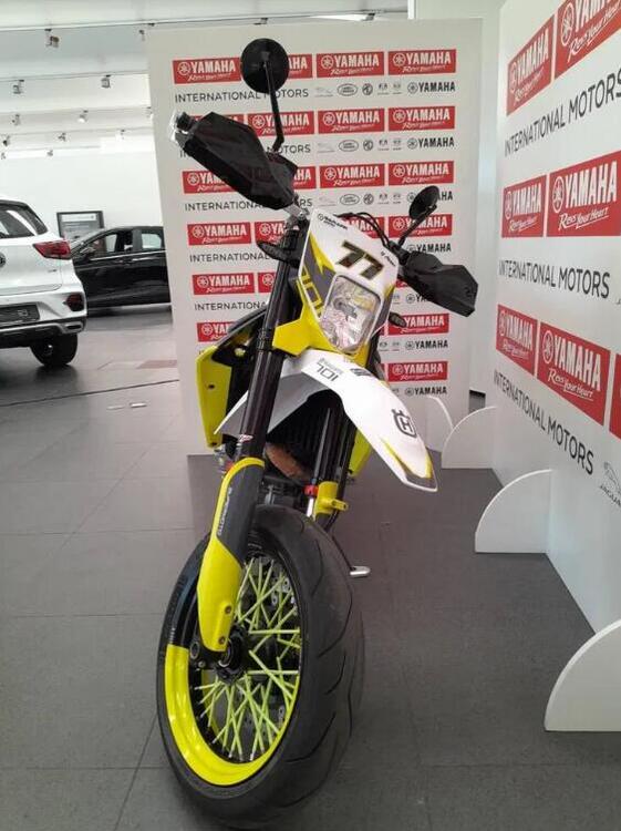 Husqvarna 701 Supermoto (2017 - 19) (3)