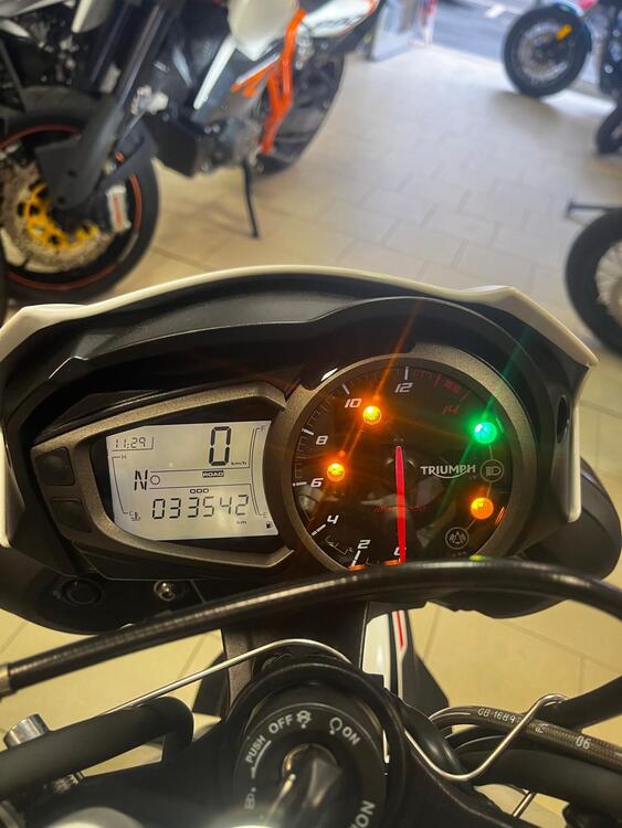 Triumph Street Triple S (2020 - 23) (4)