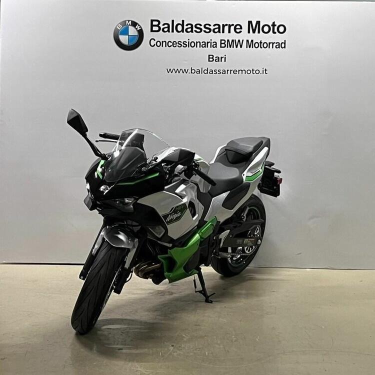 Kawasaki Ninja 7 Hybrid (2024) (3)