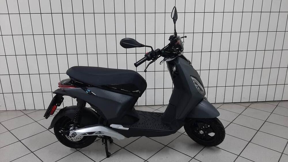 Piaggio 1 Active (2022 - 24) (2)