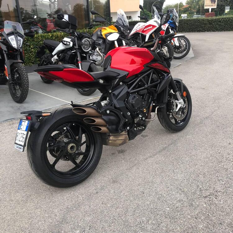 MV Agusta Brutale 800 Rosso (2021 - 23) (2)