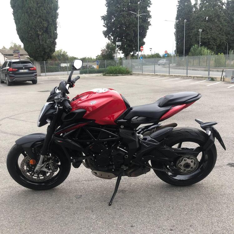 MV Agusta Brutale 800 Rosso (2021 - 23) (4)