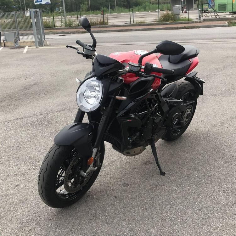 MV Agusta Brutale 800 Rosso (2021 - 23) (5)