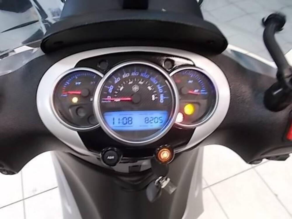 Piaggio Beverly 350 Tourer (2020) (2)