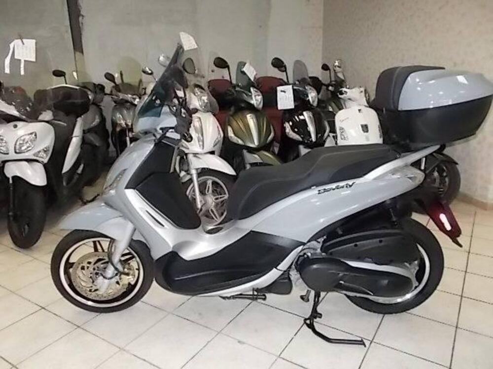 Piaggio Beverly 350 Tourer (2020) (3)