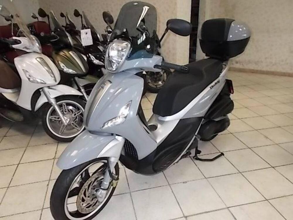 Piaggio Beverly 350 Tourer (2020) (4)