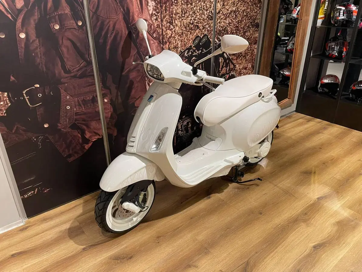 Vespa Sprint 50 Justin Bieber (2022 - 24) (3)