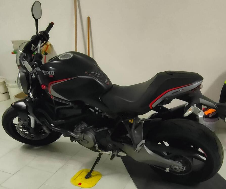 Ducati Monster 821 Stealth (2019 - 20) (3)