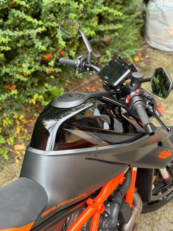 KTM 1290 Super Duke R (2021) (5)