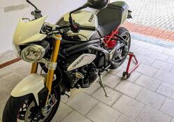 Triumph Speed Triple 1050 R ABS (2011 - 15) usata