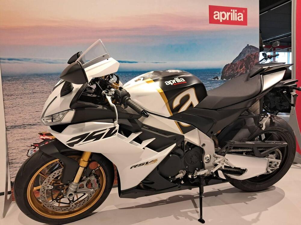 Aprilia RSV4 1100 Factory (2021 - 24) (4)