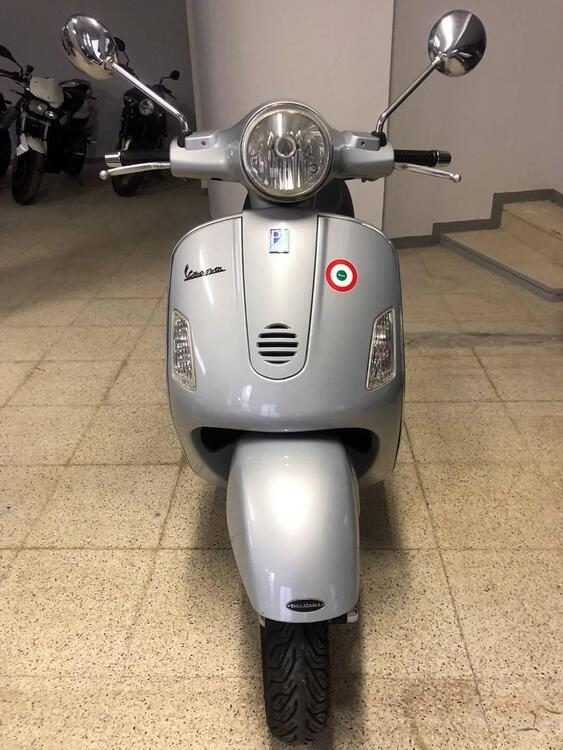 Vespa Granturismo 200 L (2)