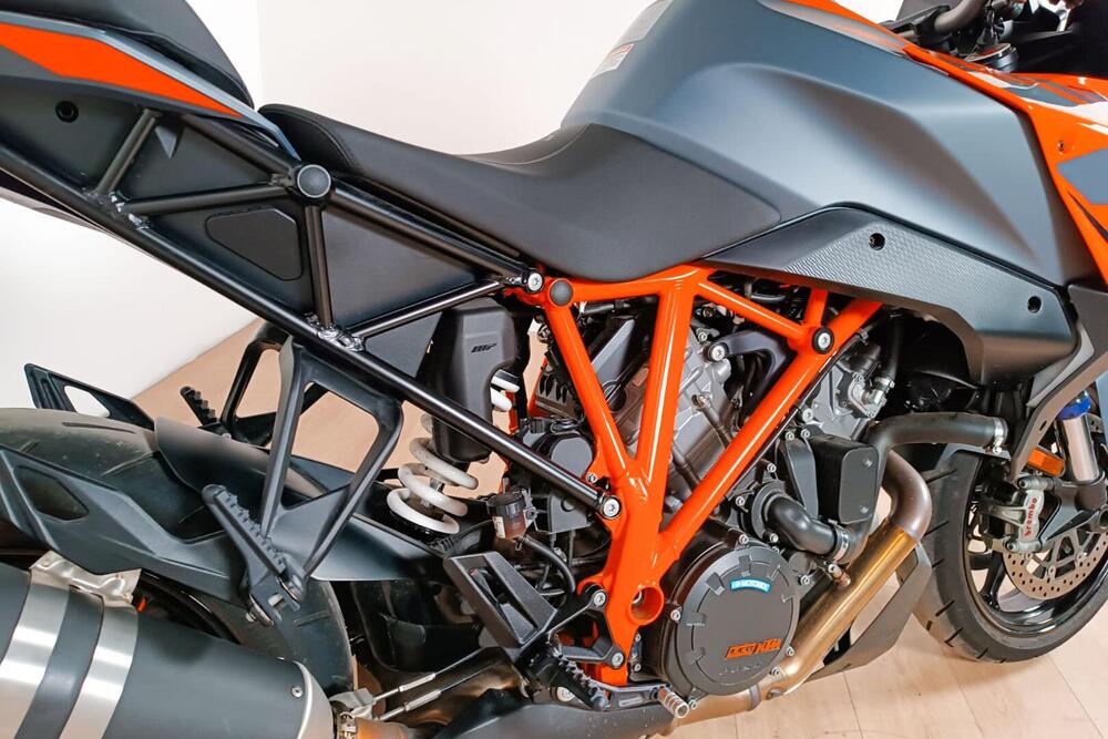 KTM 1290 Super Duke GT (2019 - 20) (4)