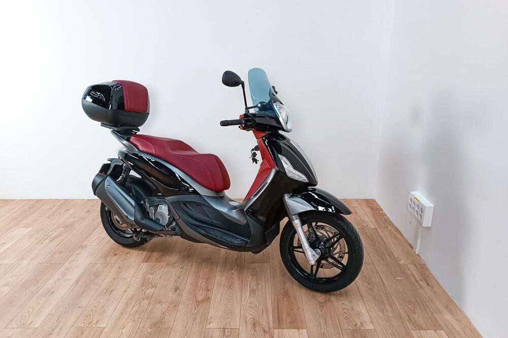 Piaggio Beverly 300 ABS-ASR (2021 - 24) (2)