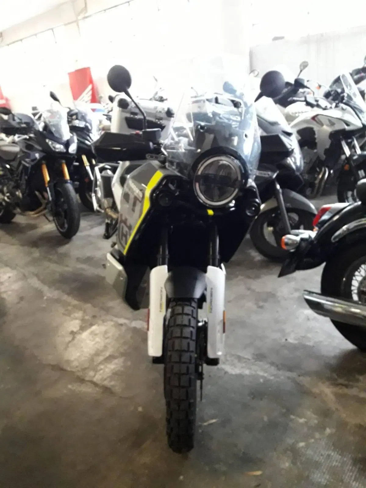 Husqvarna Norden 901 (2022 - 26) (3)