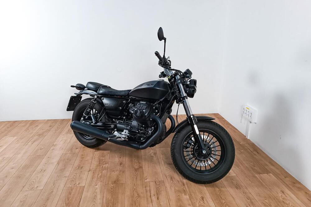 Moto Guzzi V9 Bobber (2016 - 18) (2)