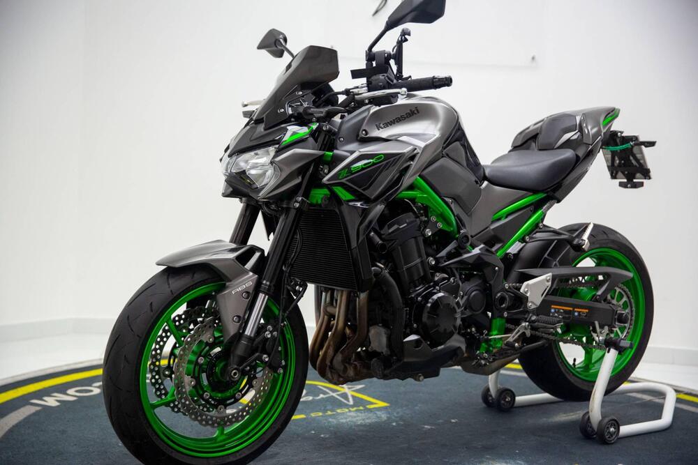 Kawasaki Z 900 (2021 - 24) (2)