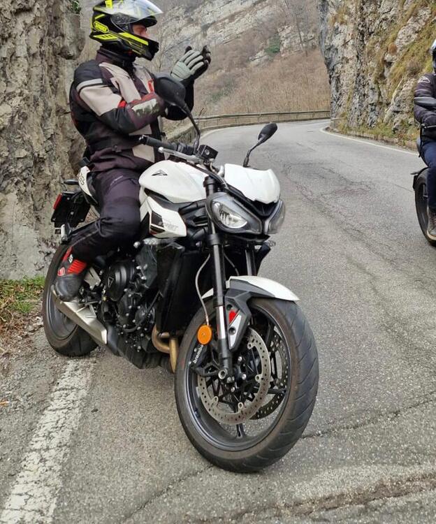 Triumph Street Triple 765 R (2023 - 24) (3)