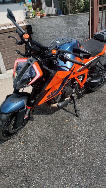 KTM 1290 Super Duke RR (2021) (4)