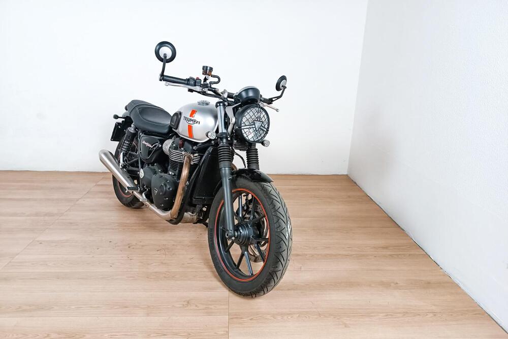 Triumph Street Twin 900 (2017 - 18) (2)