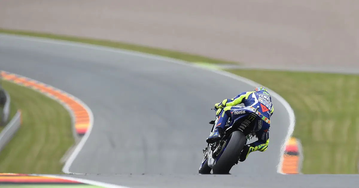 MotoGP 2016. Rossi: "Troppo freddo: si spinge all'80%"