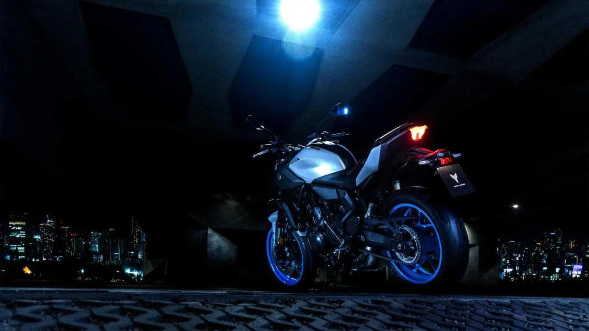 Yamaha MT-07 2025: rivoluzionata, migliorata e adesso anche automatica con cambio Y-AMT. Come cambia [GALLERY] (27)