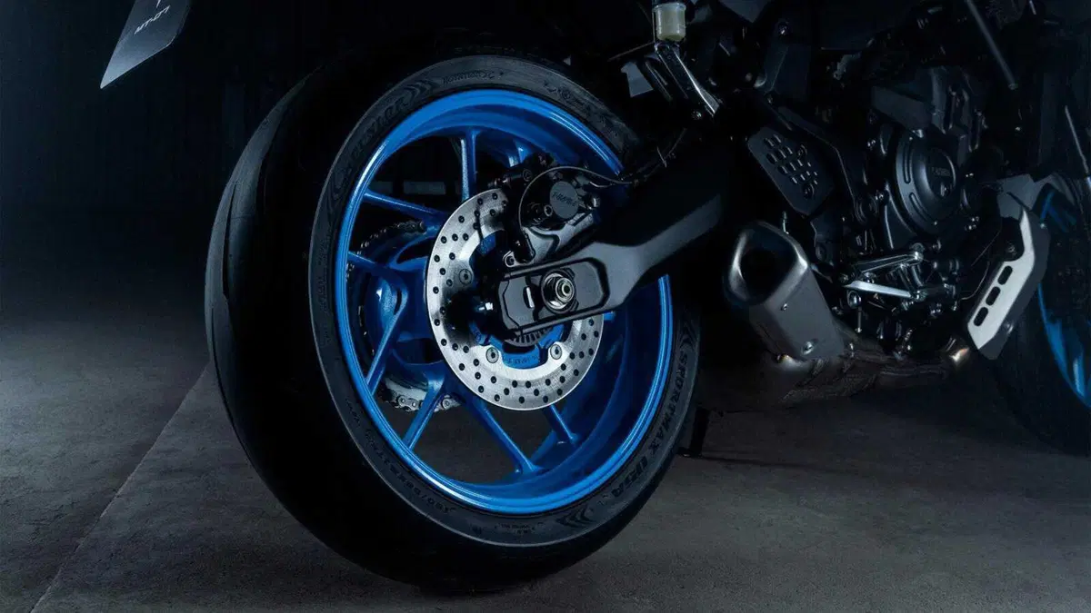 Yamaha MT-07 2025: rivoluzionata, migliorata e adesso anche automatica con cambio Y-AMT. Come cambia [GALLERY] (14)